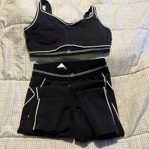 Authentic Alo Yoga set 🔥